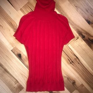 Adorable red short sleeve sweater ❤️